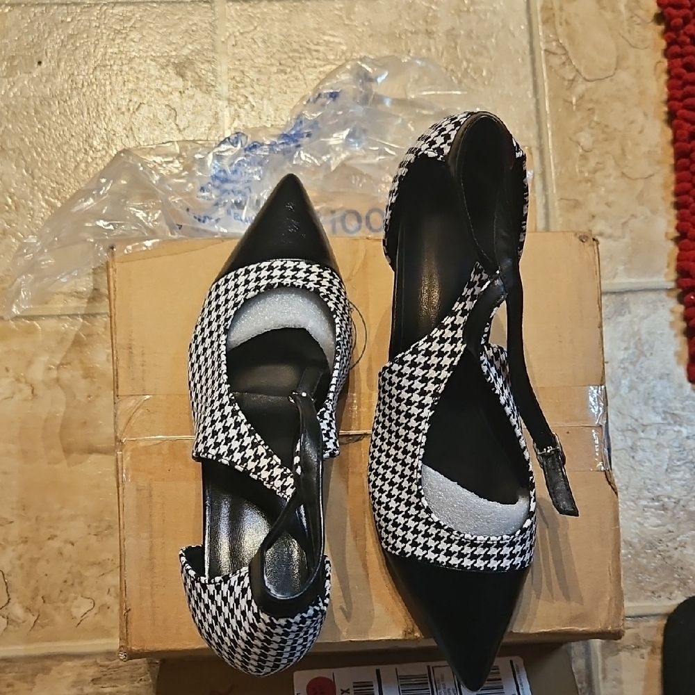 Elegant Houndstooth Women's Heels